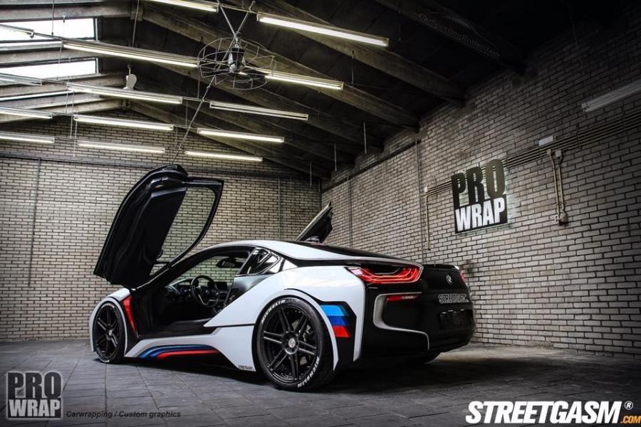  BMW i8 MHi8 by Manhart Racing 2016 года  (фото 2 из 12)